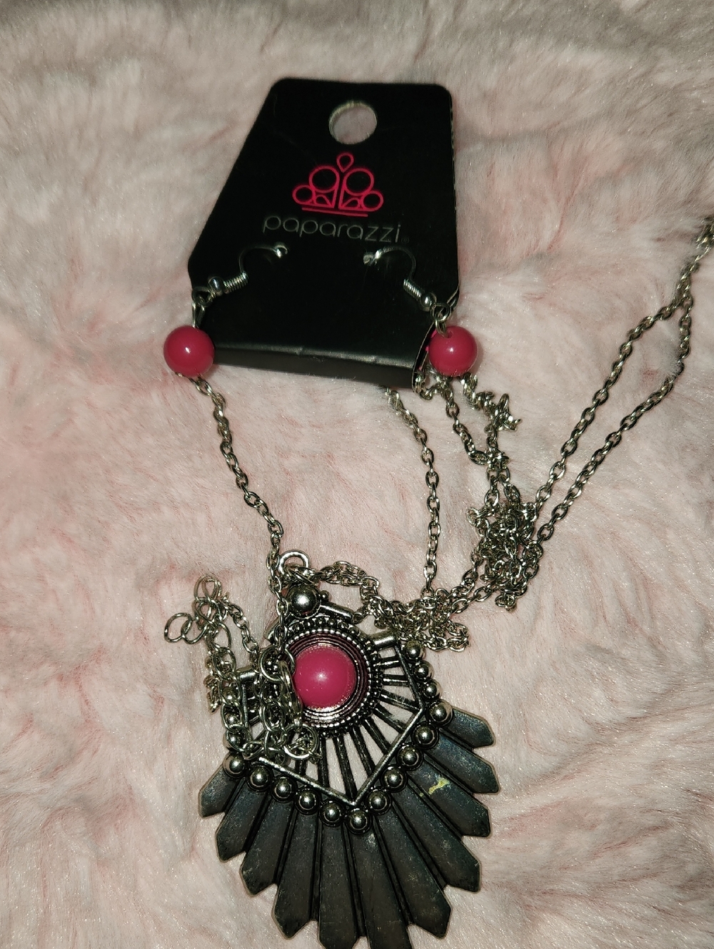 paparazzi Silver-Tone Fan Necklace with Hot Pink Beads